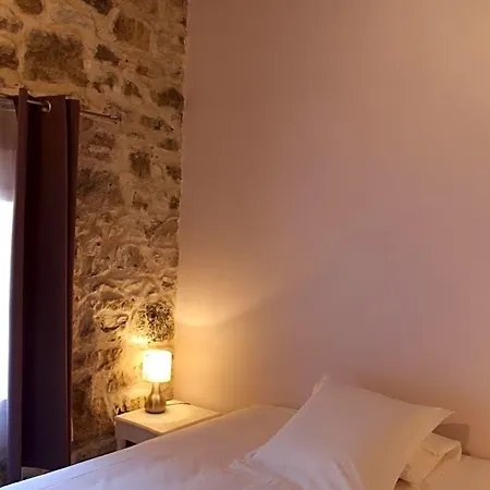 De Roux D'hotes Bragassargues